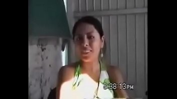 Jovencita da sexo a cambio de trabajo.