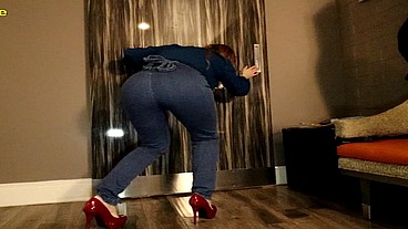 new girl Misty Rein barely makes it to toilet