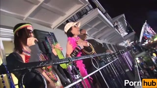 MARDI GRAS 2011 - Scene 9