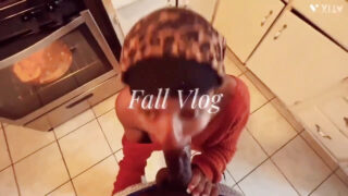 Chàng trai da đen lực lưỡng đâm mạnh vào mông căng tròn của cô gái tuổi teen cho đến khi cô ấy lên đỉnh dữ dội.