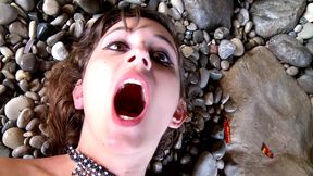 pretty teen outdoor fucked on the beach by a mature cock