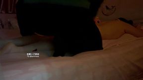 2025_5_10，按摩小子原创首发，男技师上门按摩，偷拍极品白领御姐做精油spa，修长美腿，雪白肌肤，空虚寂寞求安慰，边看黄