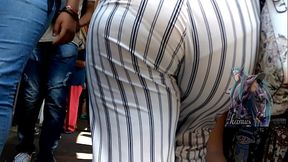 Hermosa nalgona marcando calz&oacute_n