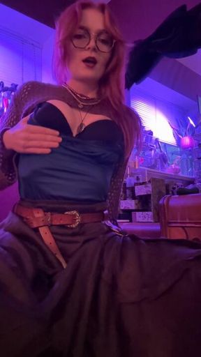 Pulled up my skirt and came twice at my vanity right before going out 🥴🥴🥴