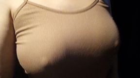 With my favorite blouse and a lot of attitude I let the rhythm do its thing. A video full of confidence and irresistible energy. You dare to watch it