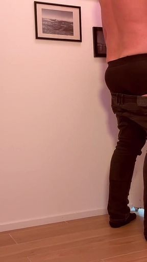 Straight Guy’s First Time at the Gloryhole - Limited Access