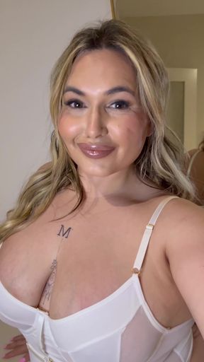 Blonde milf with big natural tits and a huge ass gets it on