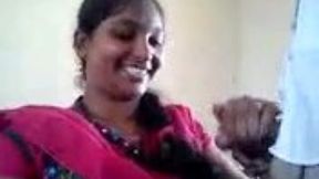 Natural Desi nympho takes cock into her mouth for some oral petting