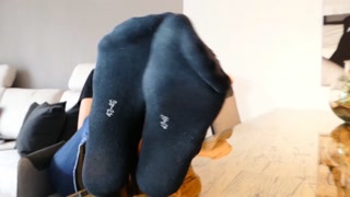 Die Socken der Fußherrin - socks &amp; feet - german foot fetish
