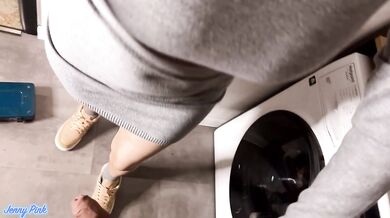 Housewife calls plumber to fix washing machine hose