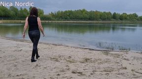 2 pairs new Wellies i try them at the sea and mud