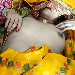 Indian Village Newly married women Pissing On bed room