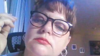 Bombshell Dark Haired Quick Smoke- Close Up