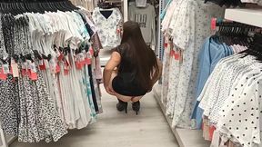 esposa puta exhibicionista se calienta de compras en el super market y se masturba en el bano del centro comercial exhibitionist slut wife gets hot from shopping in the super market and masturb