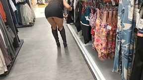 esposa puta exhibicionista se calienta de compras en el super market y se masturba en el bano del centro comercial exhibitionist slut wife gets hot from shopping in the super market and masturb