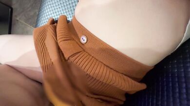 [Bimbo real] When I was singing normally in the karaoke box, she suddenly opened her crotch and asked for me, so I inserted it raw Video that felt real I have no memory the next day