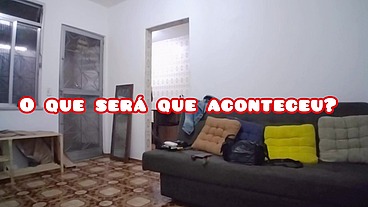 Hotwife seduziu o moto Uber deixou ele fuder sua buceta e cuzinho enquanto o corno estava escondido. No final marido aparece e pega eles no flagra