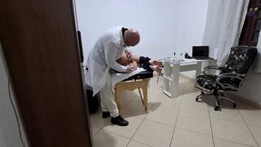 a milf gets fingered by the proctologist during an anal exam.