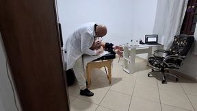 a milf gets fingered by the proctologist during an anal exam.