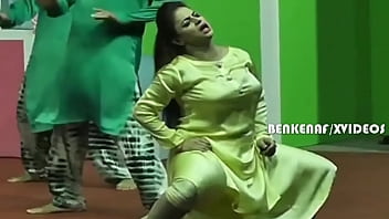 PAKISTANI MUJRA ACTRESS NIDA CHAUDHARY HARDCORE ROLE PLAY