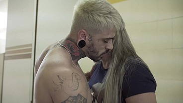 Trai meu marido com seu melhor amigo na lavanderia Alessandra Maia, Aquele Mario e Matheus Castro