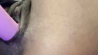 Making this cunt creamy and squirt