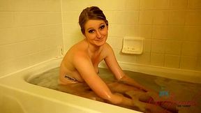 Summer Made It To Vegas And After Dinner She Bathes In Front Of You - Summer Carter