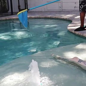 Pool Blowjob with Pedsrmeds