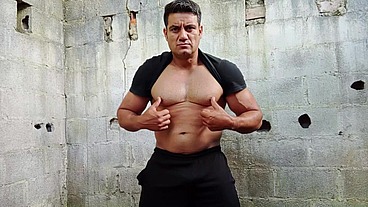 YURI GAÚCHO - BRAZILIAN BEAR FUCKING HARD THE COCK - BRAZILAN BEAR SOLOBOY BIG CUMLOAD