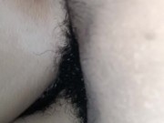 mi compañera de cuarto termino con el culo lleno de semen porque me encontró mirando porno.