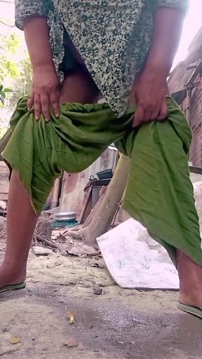 Kobita bhabi is very sexy. Out side show pussy.