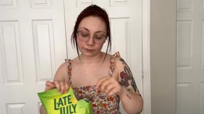 Giantess Sneaky Snack