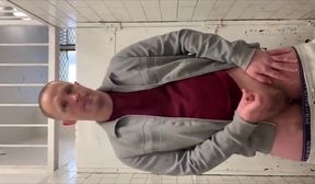 l a d s  w a n k  toilet exhibitionist