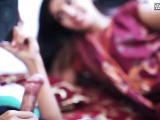 Jawan Tharki Sauteli Maa Ko Chahiye Sautela Chote Bete Ka Lund Aur Dono Ne Panu Dekhte Huye Kia Chodan Chudai