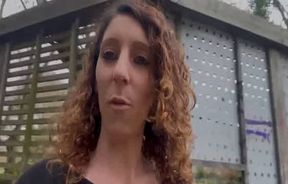 miss chaude en plan cul dans la nature