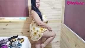Sexy Stepmother Tries on Dresses to Seduce Latina