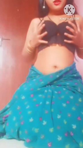 Indian Sexy Bhabhi Fingering and Pissing