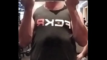 Se voc&ecirc_ gosta de me ver levando ferro, fazendo o ferro subir, com membros grossos e veiudos, vem malhar gl&uacute_teo comigo n ...