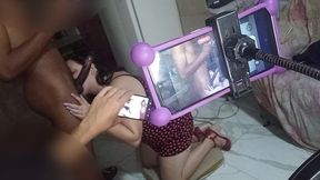 deixei ele encher minha boca e depois ele me comeu gostoso