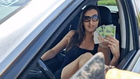 Quick cash & go ripoff in the parking lot (small version)