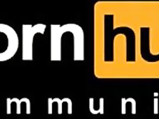 Magrinha dançando sem calcinha para o namorado.