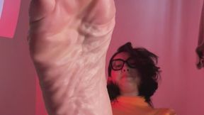 VELMA COSPLAY GIANTESS