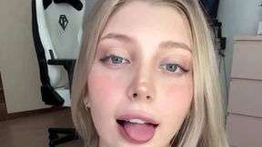 Social Media Creator @Little_Kitty @Finger in Mouth & #Tattoo Porn #Sexy #Teen #Natural Big Tits porno porn | Tik.Porn