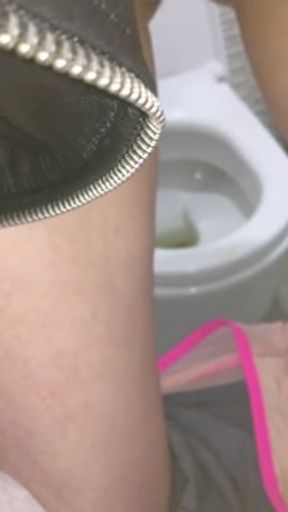 Pussy leaking very hard during ovulation, showing it in a public toilet