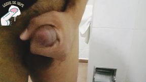 Me masturbo frente al espejo