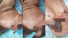 encore en vacances...nue dans l eau. videos faites a l aveugle dans le soleil...