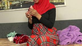 ”Babe in niqab loves anal fuck”