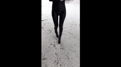 Laura on Heels amateur 2021 my 40 minutes compilation of high heels and pantyhose