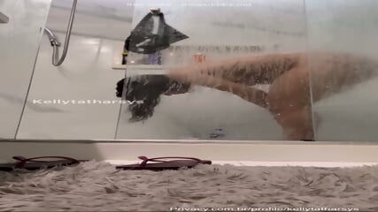 Kellytatharsys Cleans The Bathroom While Naked