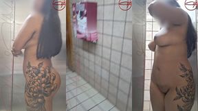 me encuero en un bano publico esperando ser encontrada y castigada